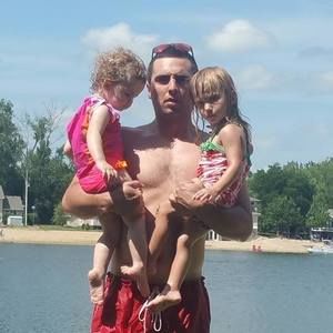 Meet your Posher, Dennis